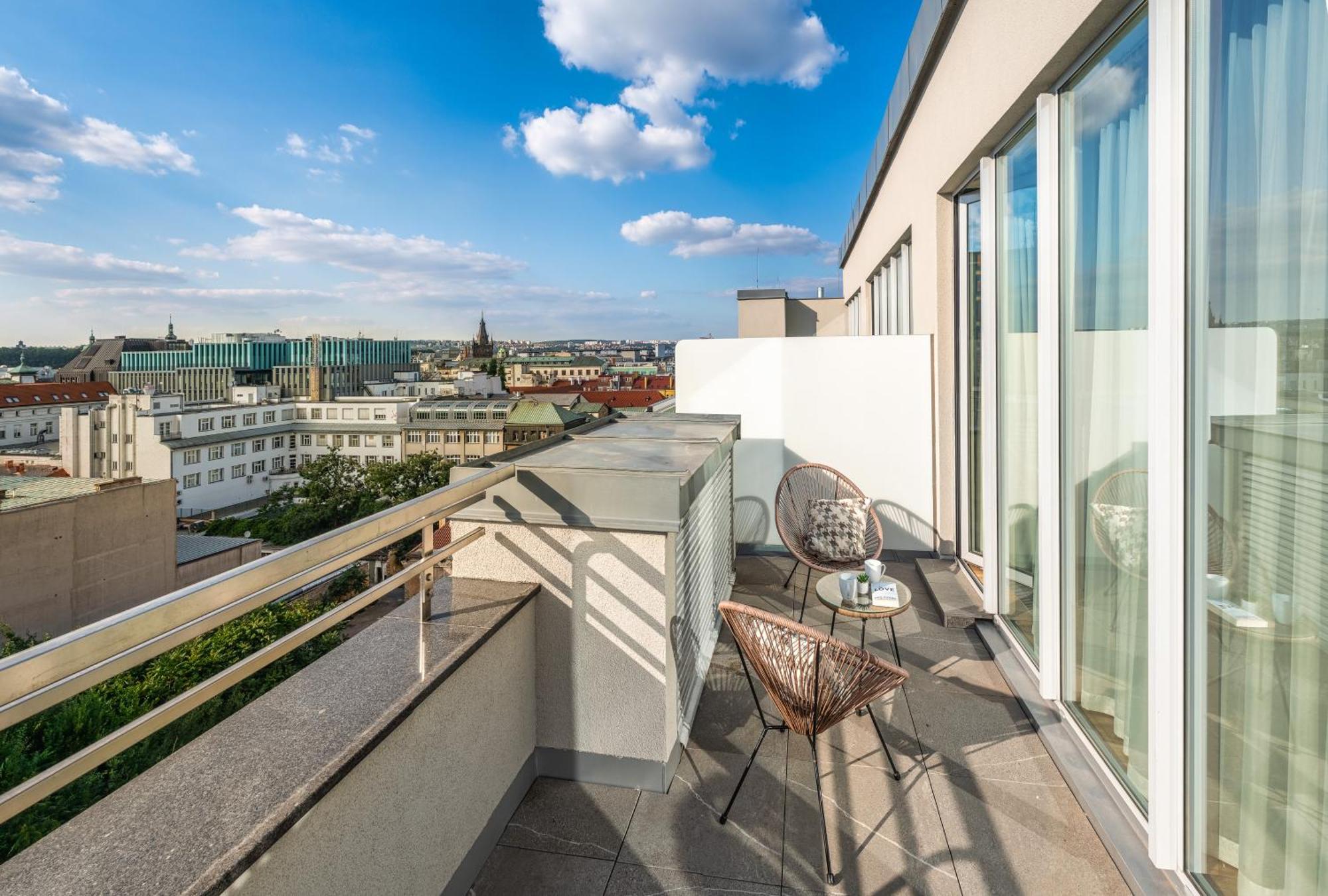 Vn17 Rooftop Suites By Adrez Prague Extérieur photo