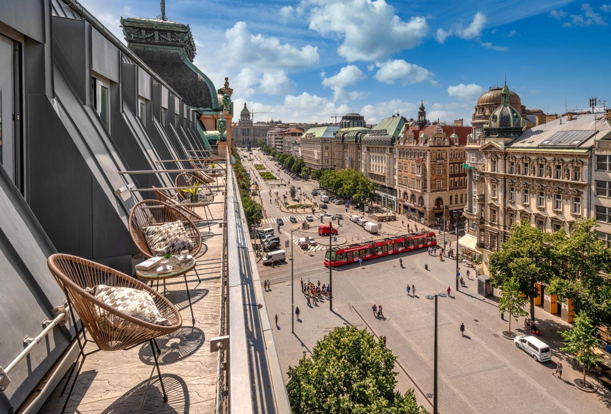 Vn17 Rooftop Suites By Adrez Prague Extérieur photo