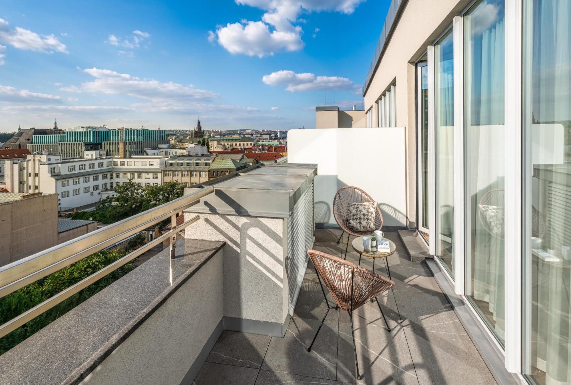 Vn17 Rooftop Suites By Adrez Prague Extérieur photo